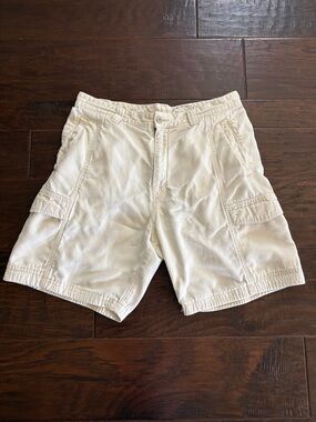 Tommy Bahama Men's Cream Cargo Shorts with Side Pockets